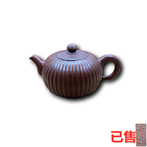 陈鸣远款紫砂壶